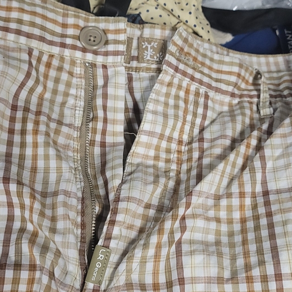 LRG Plaid Shorts - Picture 3 of 8